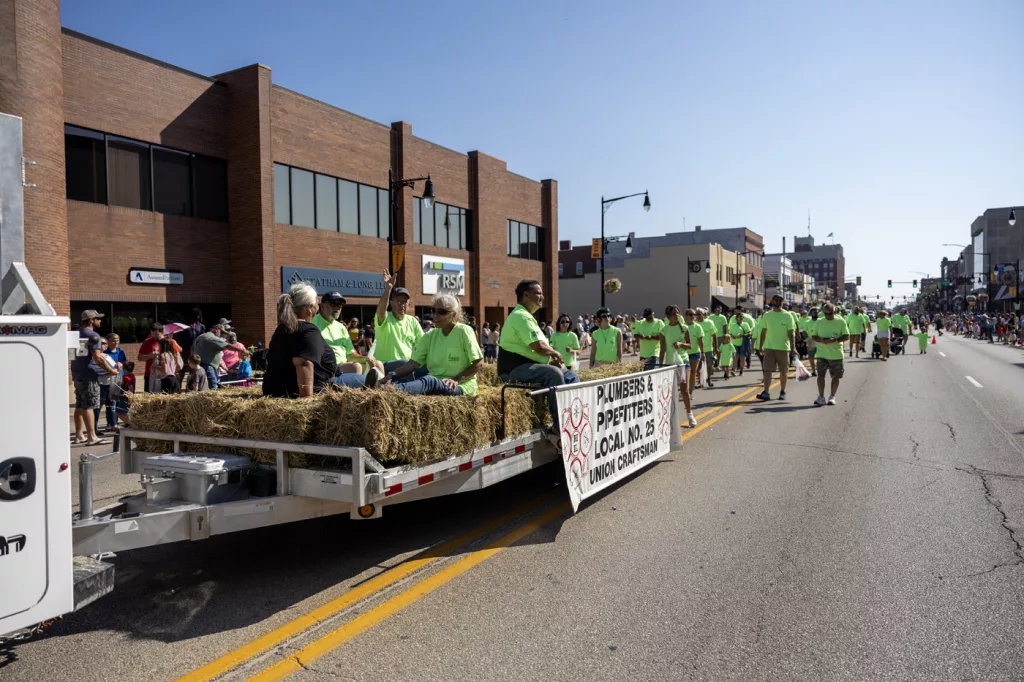 PHOTOS 2023 Galesburg Labor Day Parade WGIL 93.7 FM 1400 AM