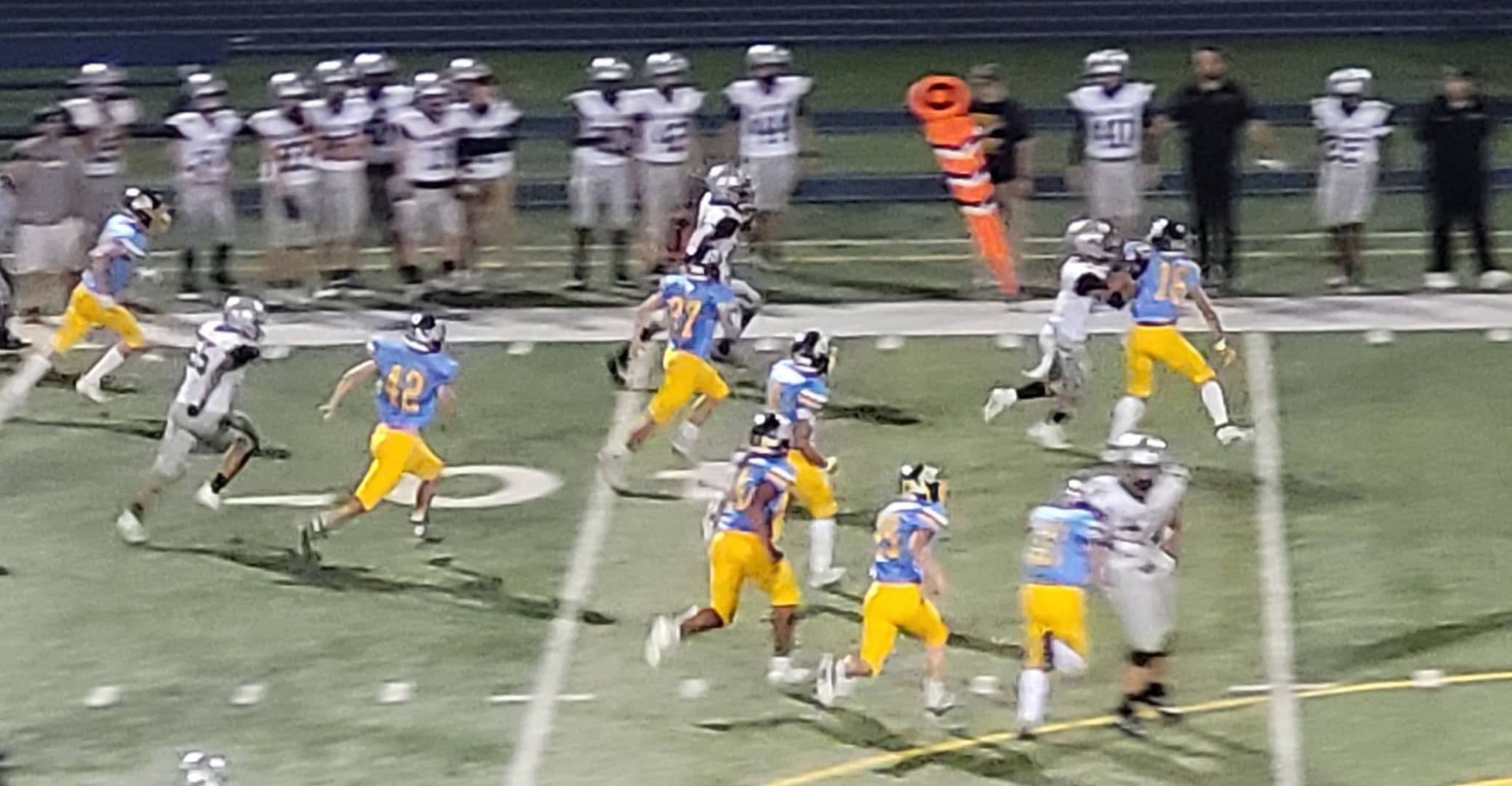 REPLAY: Galesburg Silver Streaks Football @ Quincy Blue Devils – WGIL 93.7  FM – 1400 AM