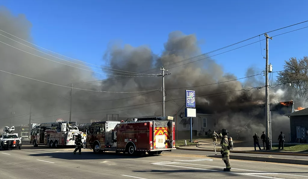 Structure fire at Lube Stop in Galesburg, Illinois