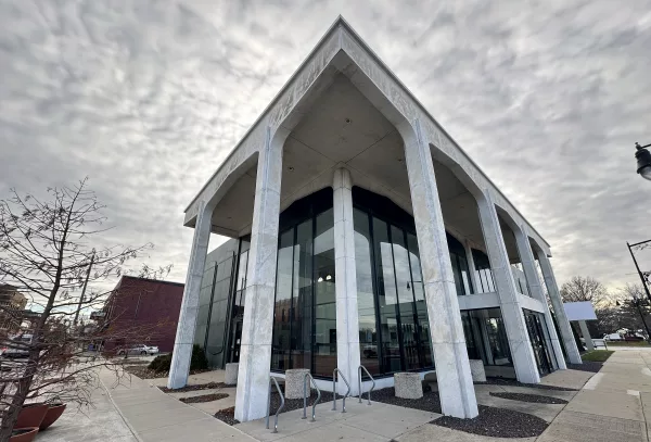 Former Wells Fargo Bank in Galesburg