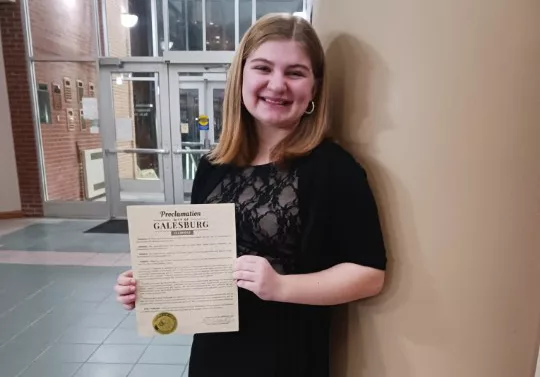 A Galesburg high school freshman, Alexandria Clark, was awarded the City of Galesburg’s Youth Extra Effort on Monday.