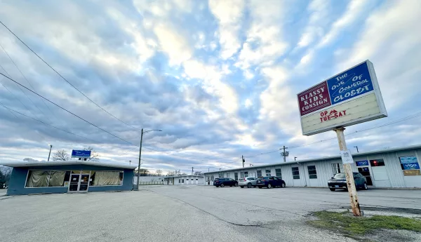 A Galesburg developer says he will ink a deal later this week to bring Freddy’s Frozen Custard & Steakburgers to 1120 & 1134 N. Henderson St. The site is located between McDcnald’s to the south and Walgreen’s to the north.