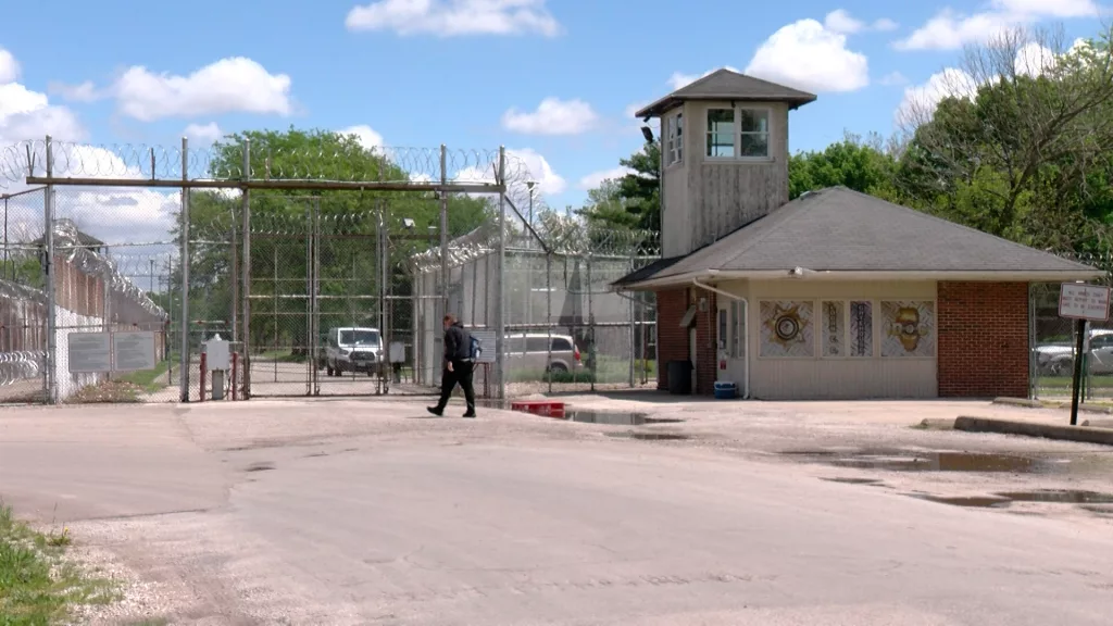 Logan Correctional Center is pictured in Lincoln. (Capitol News Illinois photo by Andrew Campbell)