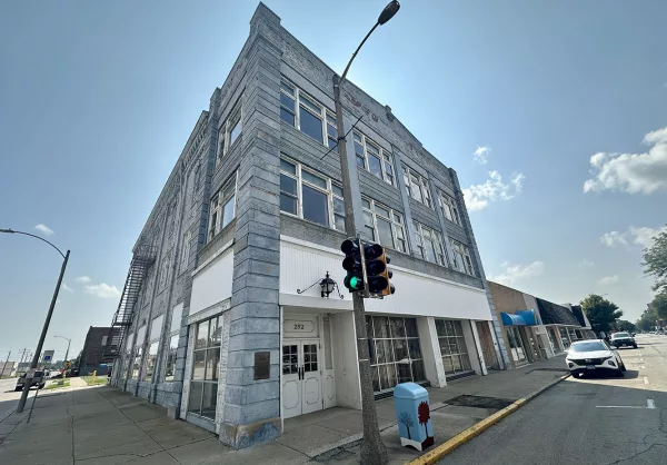 The historic building at 292 E. Simmons St. is the former site of such businesses as Brighter Life Bookshoppe, Illinois Power, the Chamber of Commerce and Gale Automotive Co.