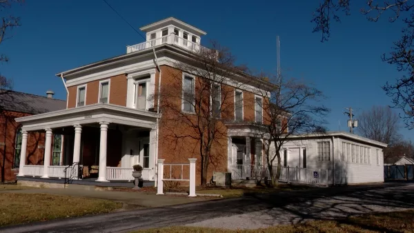 The former site of Heinz Funeral Home is pictured in Carlinville. Its proprietor, August “Gus” Heinz, is accused of misidentifying at least 75 human remains – and as many as 800. (Capitol News Illinois photo by Andrew Campbell)