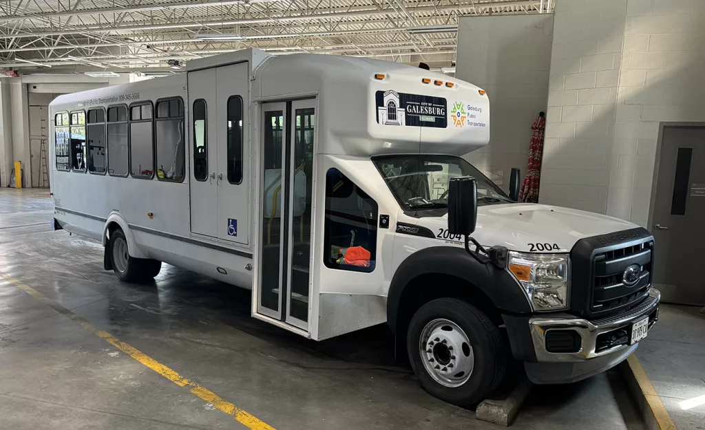 Galesburg will purchase five 22-passenger super medium-duty buses, similar to the one pictured above, from Midwest Transit Equipment utilizing IDOT’s Consolidated Vehicle Procurement Program.