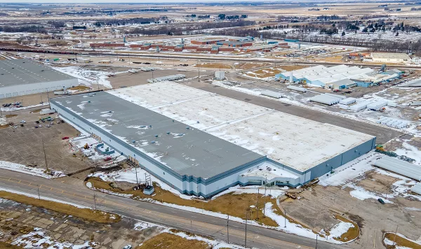 Western Smokehouse Partners has executed a 10-year lease for 179,000 square feet of the former Maytag facility on Monmouth Boulevard in Galesburg.