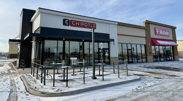 A new Chipotle Mexican Grill will open Thursday, Dec. 19, 2024, at  2210 N. Henderson St.,. Chipotle, Jersey Mike’s, and telecommunications communications company T-Mobile will occupy the 3-tenant building at the site of the former Sirloin Stockade buffet restaurant.