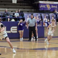 REPLAY: GHS Silver Streaks boys basketball vs Taylorville @ Taylorville Holiday Tournament episode artwork