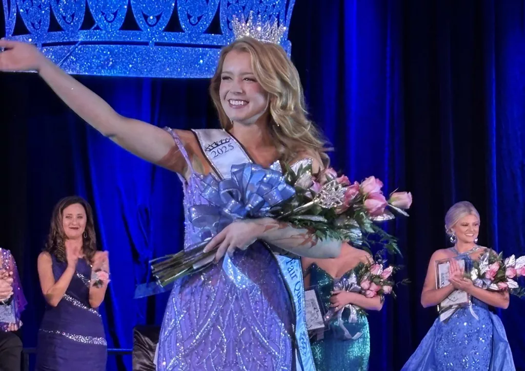 Johnna Fulcher was crowned the 67th Miss Illinois County Fair Queen Sunday night representing Henry County at the 114th Illinois Association of Agricultural Fairs Convention on Sunday.