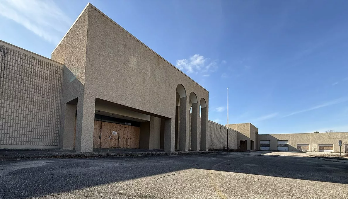 While graffiti covers the west and south sides of the former Sears store at Sandburg Mall, the north side of the former anchor store remains relatively clean as seen on Tuesday, Feb. 4, 2025.