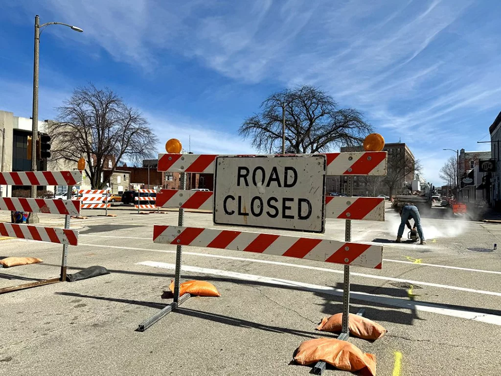 Brightspeed Communications has closed Simmons Street between Prairie Street and Kellogg Street and the Simmons Street and Prairie Street intersection starting Monday, March 24, 2025, for utility work. (JAY REDFERN/WGIL)