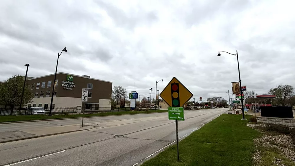 The entrance to East Main Street in Galesburg.