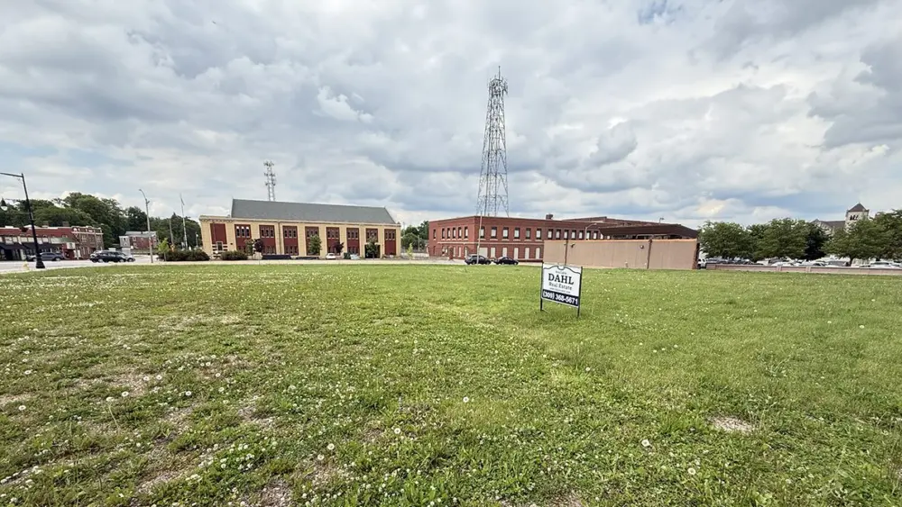 The City of Galesburg is considering the acquisition of property located on the northeast corner of the Public Square.