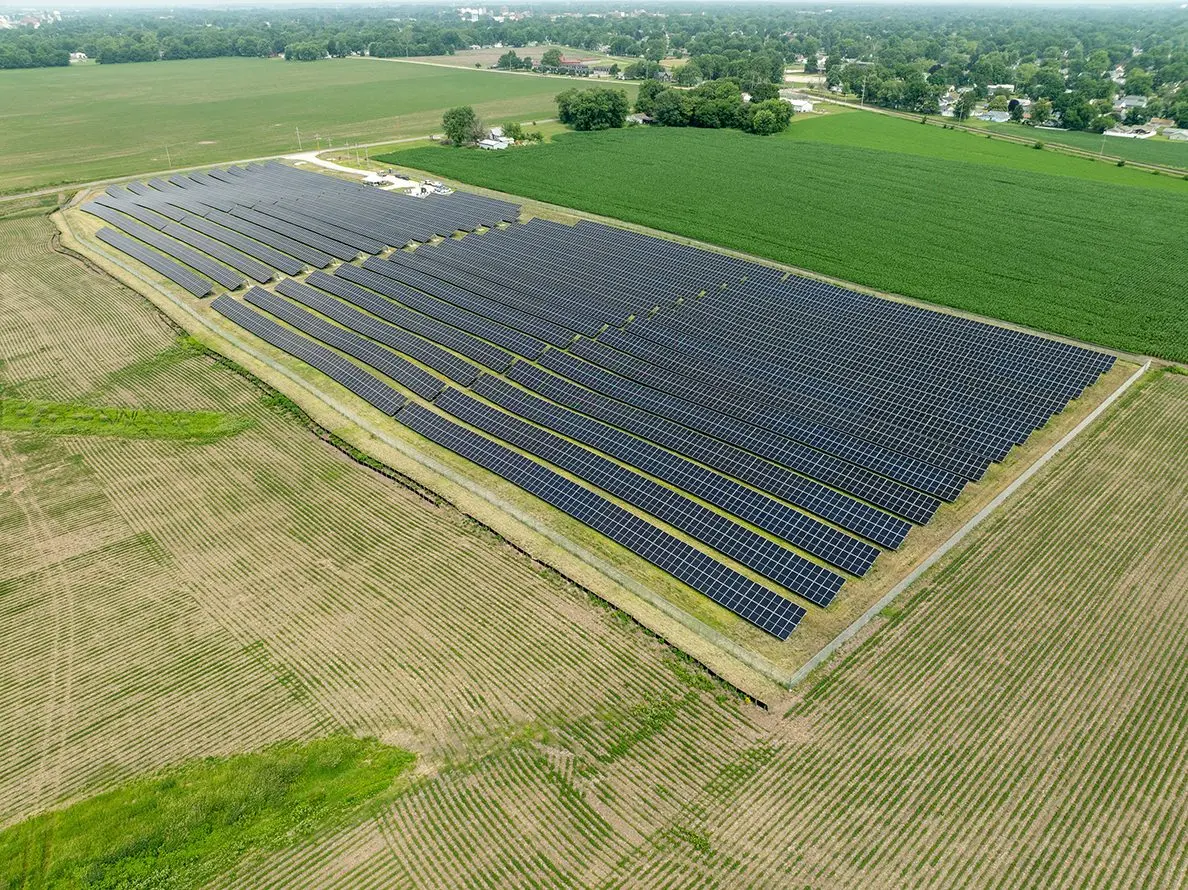 An aerial shot of Illinois’ first Community-Driven Community Solar project, the Blue Grama Solar farm at 1489 S. Farnham St. in Galesburg.