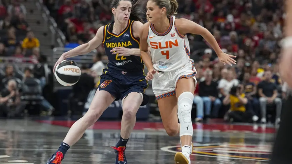 Massey Basketball: Caitlin Clark vs. Sun: Chaos on the court