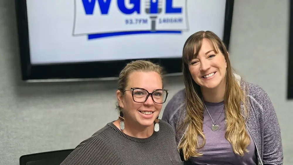 Amber Slagel, left, and Ashley Anderson