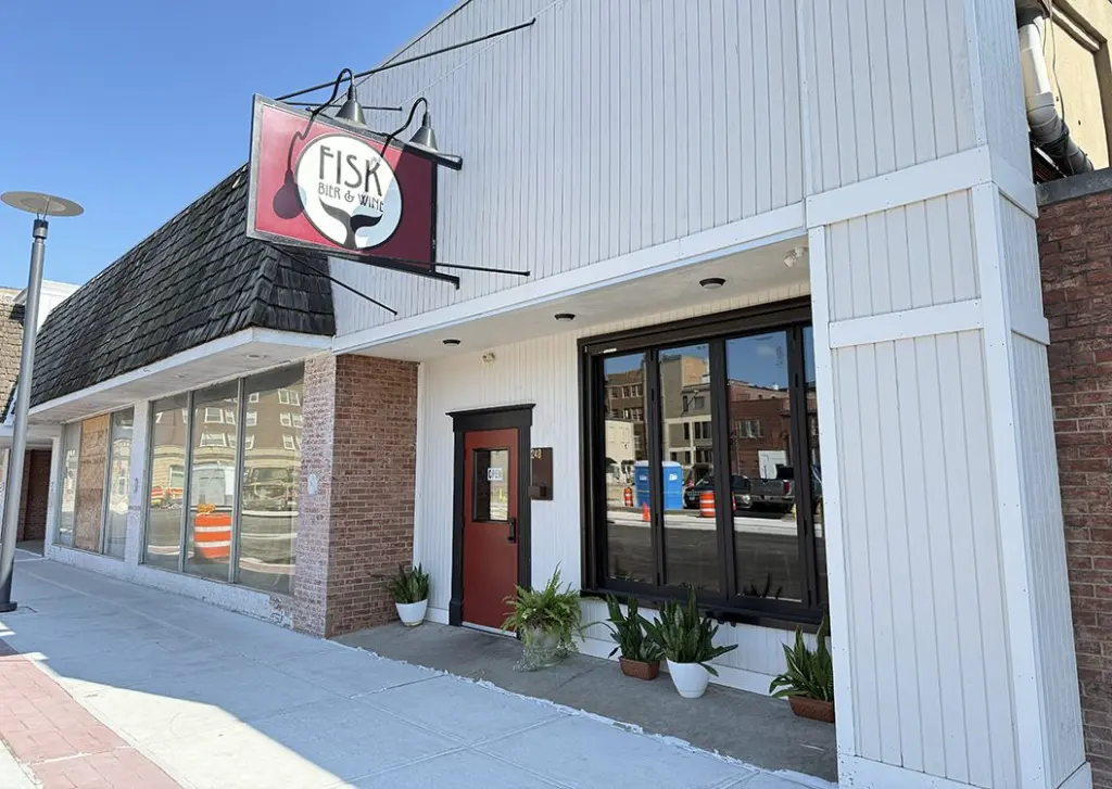 Fisk Bier & Wine, owned and operated by Galesburg natives Kelly and Sam Fisk, is located at 240 E. Simmons St., a space most recently occupied by Mexican-style bar and restaurant La Cantinita.