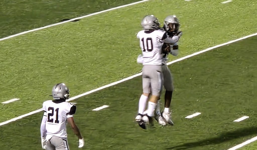 GHS football players celebrate after win over Limestone