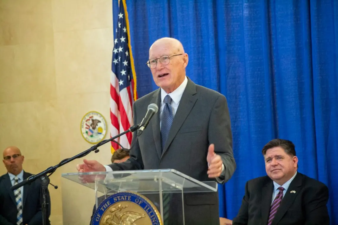 Former Republican Gov. Jim Edgar speaks at a May 28 event in Springfield to dedicate the reading room at the Illinois State Library in his honor. Edgar helped secure funding for the facility when he was secretary of state. (Capitol News Illinois photo by Jerry Nowicki)