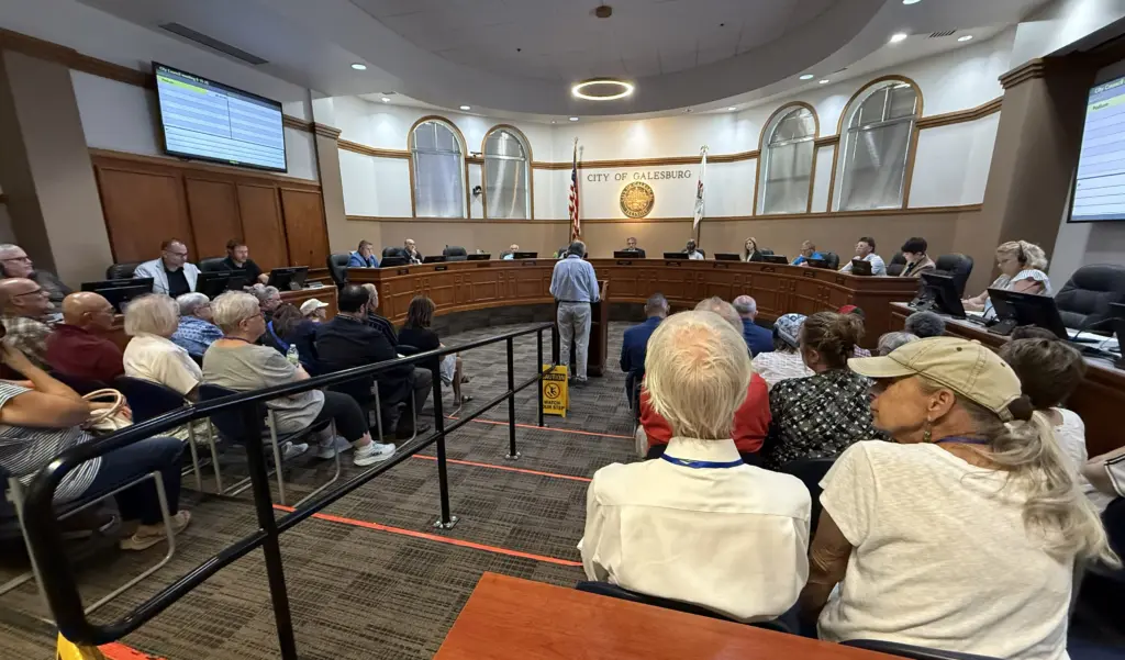A VNA supporter addresses the Galesburg City Council during public comment at the Monday, Sept. 15, 2025, City Council meeting.
