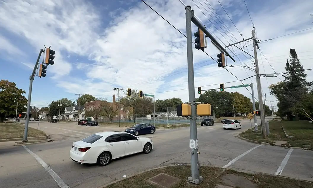 Traffic moves through the intersection of Maple Avenue and Losey Street on Friday, Oct. 17, 2025.