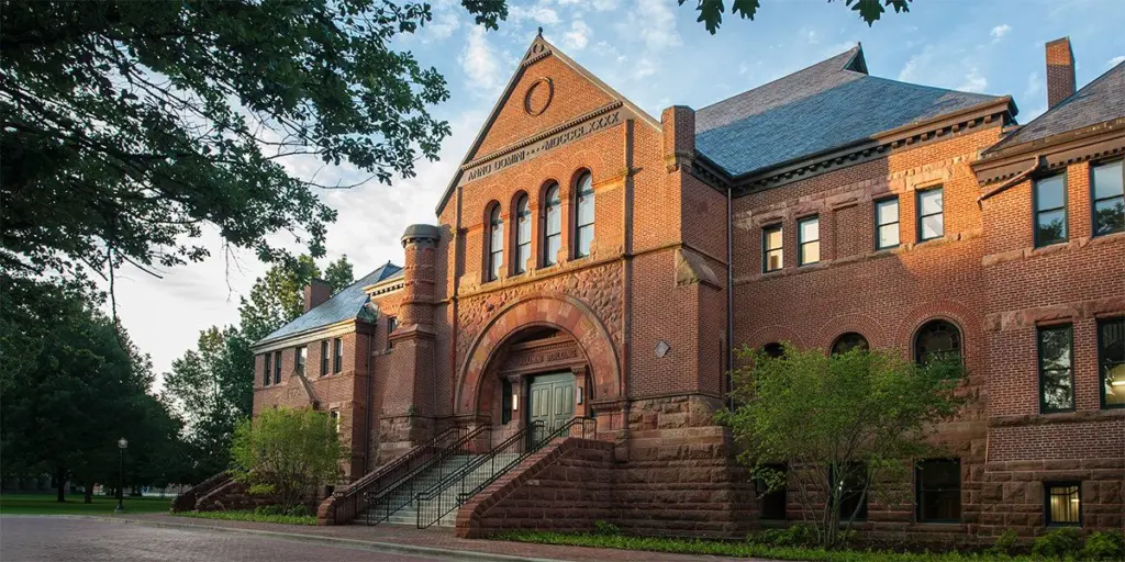 Knox College Alumni Hall