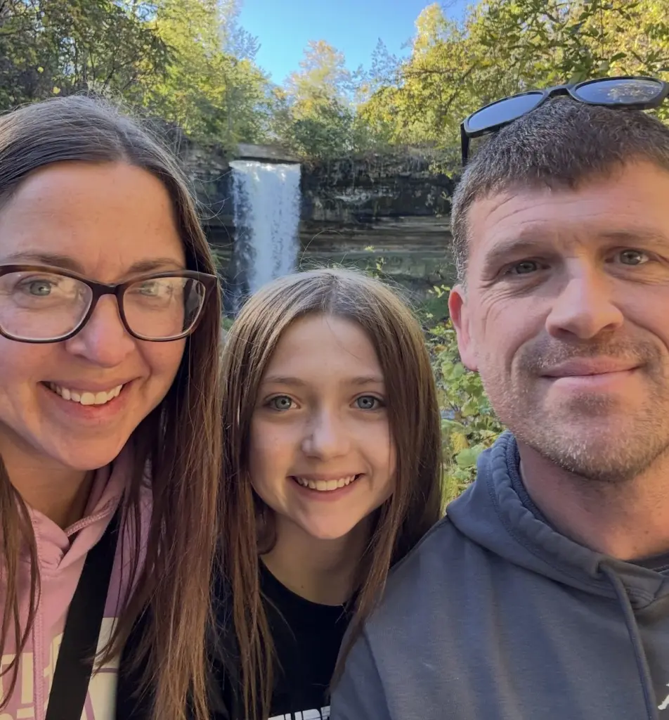 Angie & Jim Noonan with their daughter. 