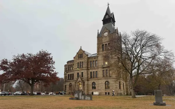 Knox County Courthouse in Galesburg, site of Friday’s electoral board hearing that removed Janet Windish from the 2026 treasurer ballot.