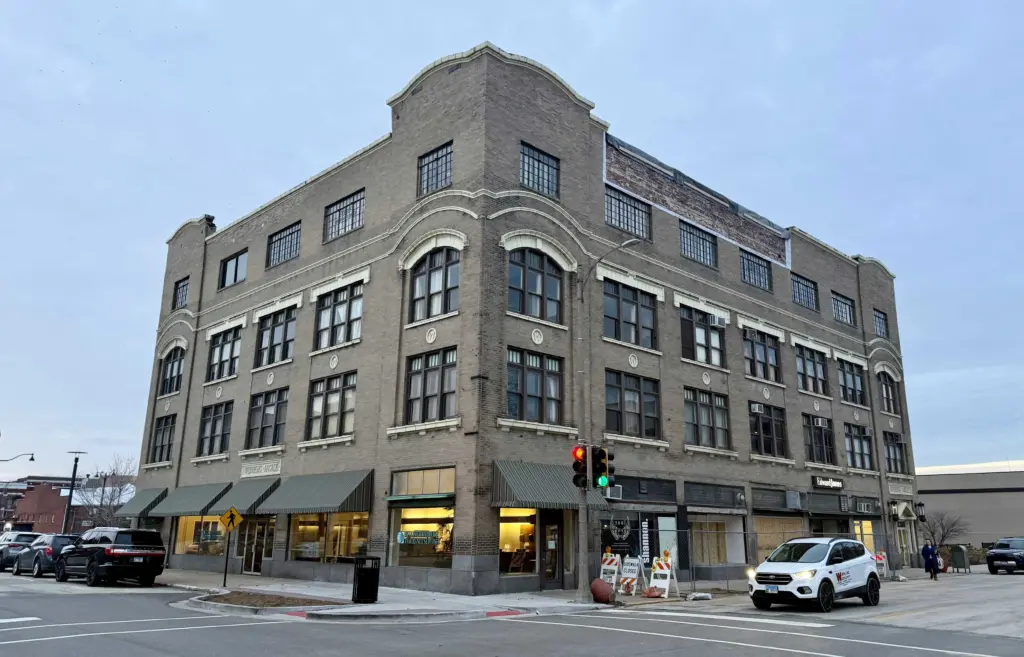 he Weinberg Arcade building at the corner of Prairie and Main streets in downtown Galesburg on Friday afternoon, Jan. 2, 2026, after North Prairie Street reopened following facade repairs (WGIL photo)