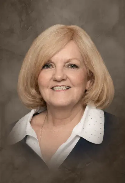 Portrait of Bonnie Lowe of Galesburg