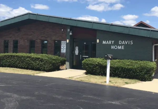 Exterior view of the Mary Davis Juvenile Detention Center in Galesburg, Illinois