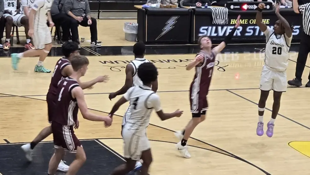 REPLAY: GHS Silver Streaks boys basketball vs Moline