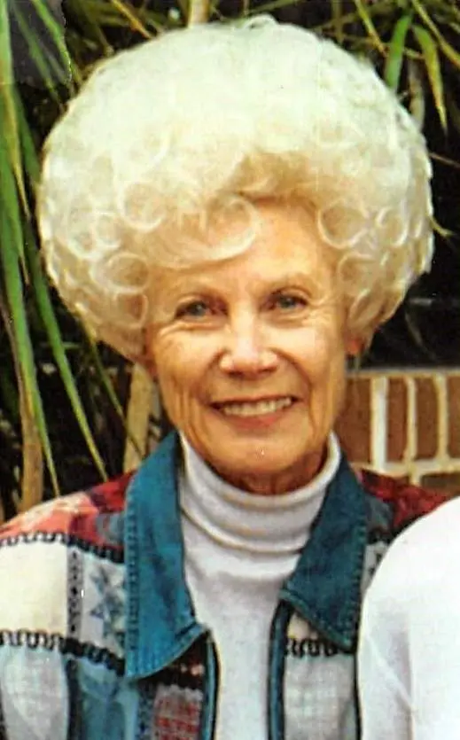 Memorial image for Connie M. Connell obituary — Monmouth, IL (1933–2026)