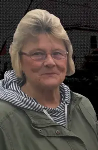 Memorial image for Donna Denise "Dee Dee" Hubbard obituary – Knoxville, IL (1956–2026)