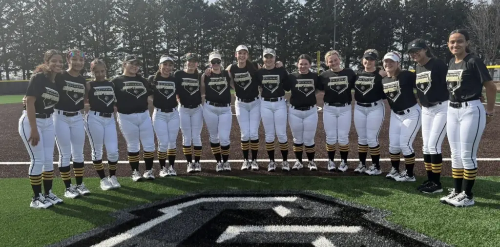 The 2026 Galesburg High School Silver Streaks varsity softball team