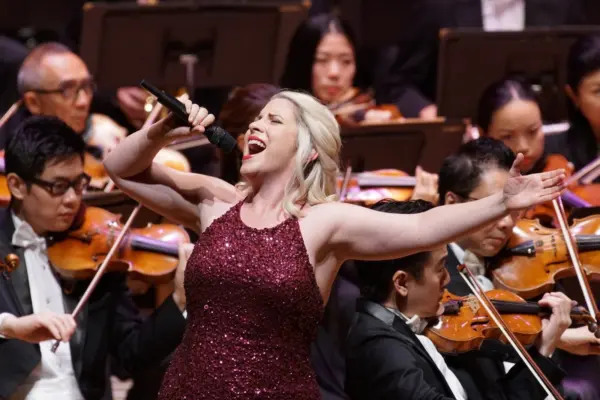 West End star Louise Dearman performs with orchestra — making her U.S. solo debut at the Galesburg Orpheum Theatre on May 16, 2026.