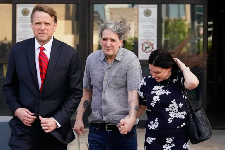Richard Glossip walks out of Oklahoma jail with wife Lea Glossip and attorney Donald Knight on May 15, 2026