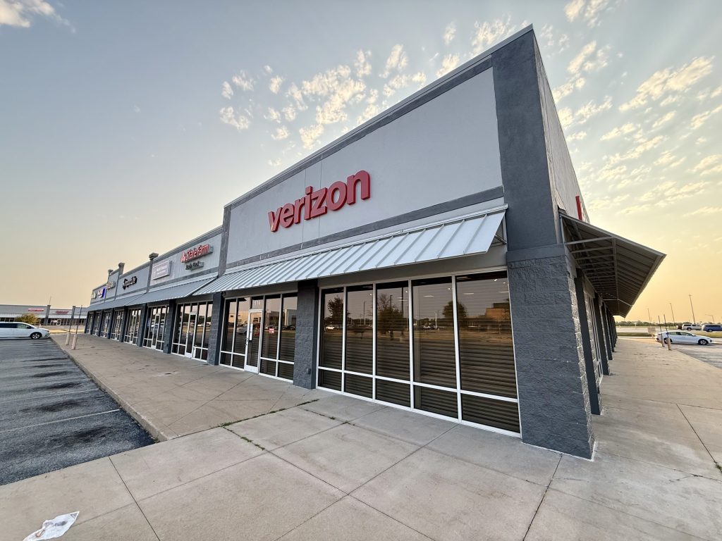 Galesburg Verizon store to become Cellular Sales retailer next month