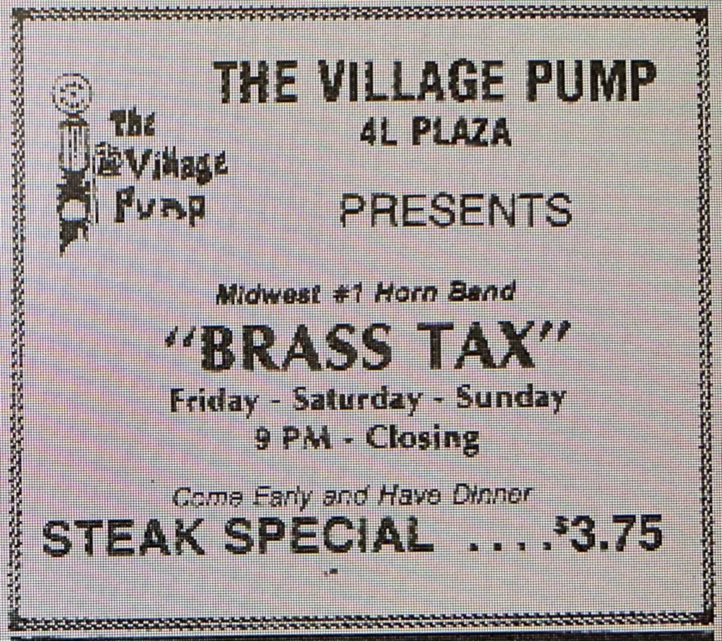 1976 newspaper advertisement for the Village Pump nightclub in Galesburg's 4L Plaza