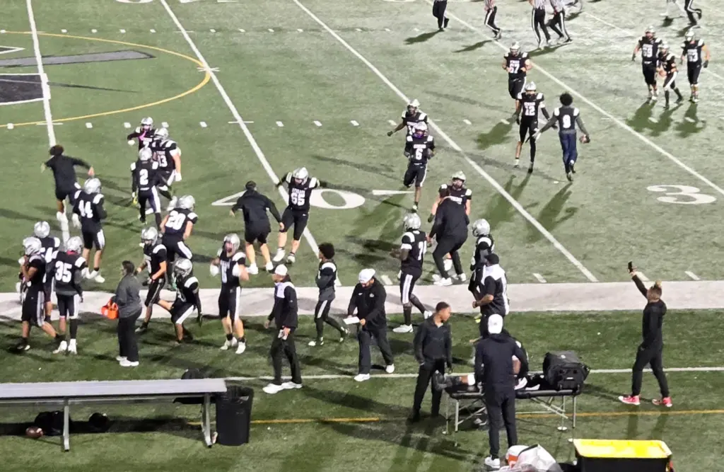 GHS football wins over Quincy 10-09-26