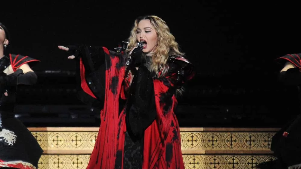 shutterstock_337443653495438