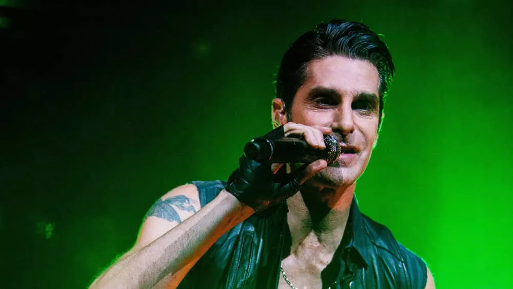 shutterstock_112403792556820