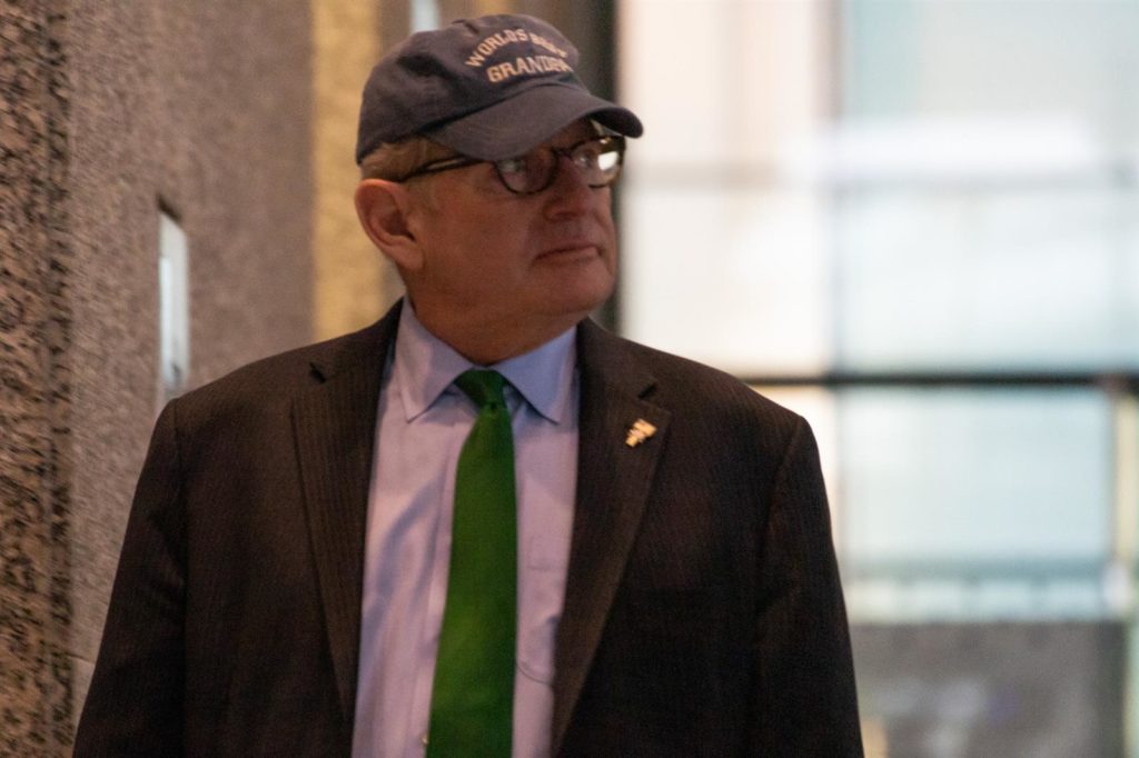 Mike McClain, ComEd’s former top contract lobbyist in Springfield, walks out of the Dirksen Federal Courthouse in downtown Chicago on May 2 after a jury found him guilty of participating in a conspiracy to bribe longtime House Speaker Michael Madigan. (Capitol News Illinois photo by Andrew Adams)