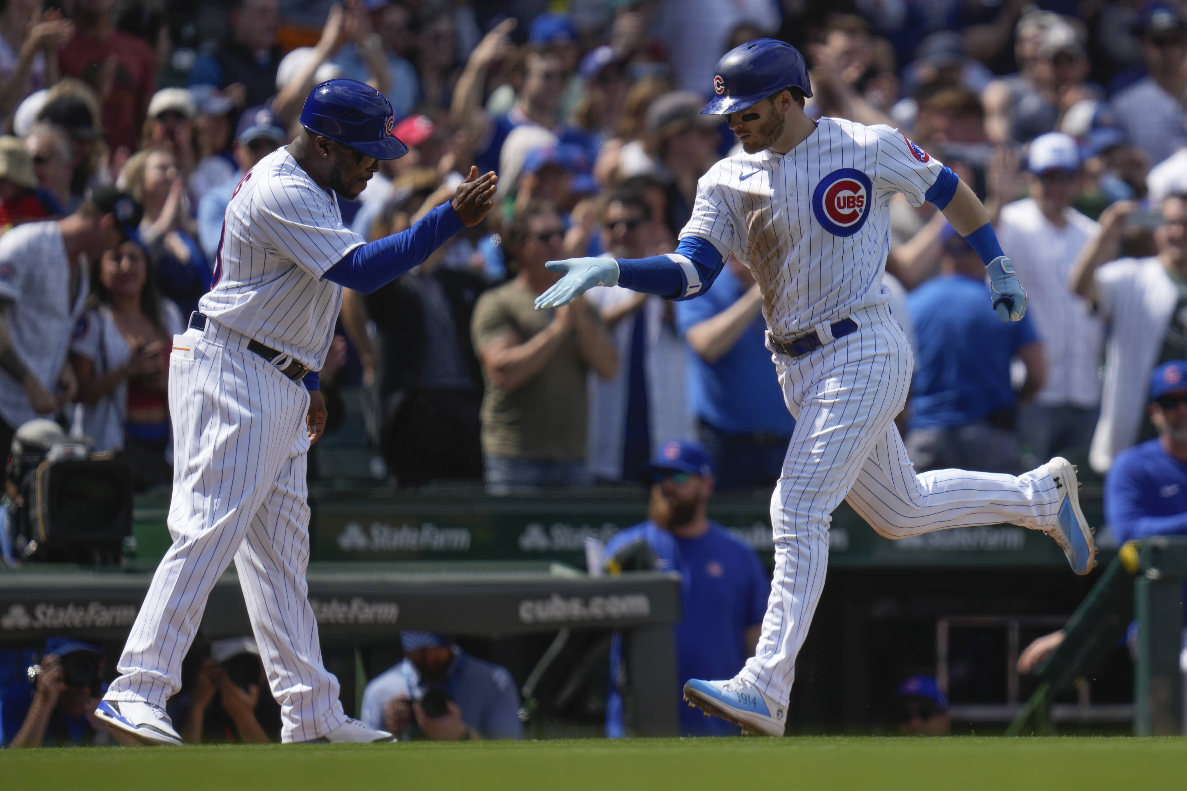 Dansby Swanson homers twice as the streaking Cubs beat the