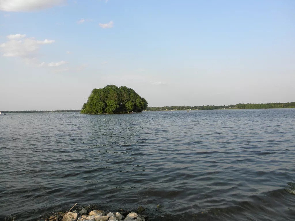 Bay Island of Lake Springfield, Illinois (Credit: Wikipedia)