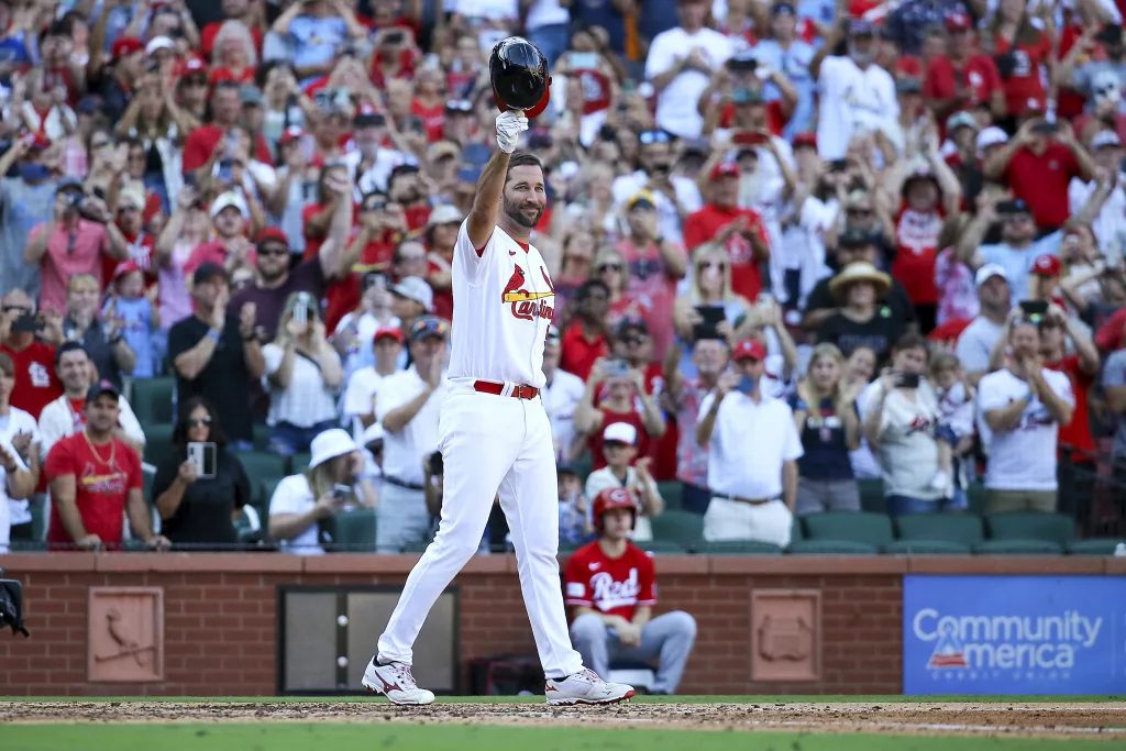 Cardinals: Celebrate Adam Wainwright's 200th win with this shirt