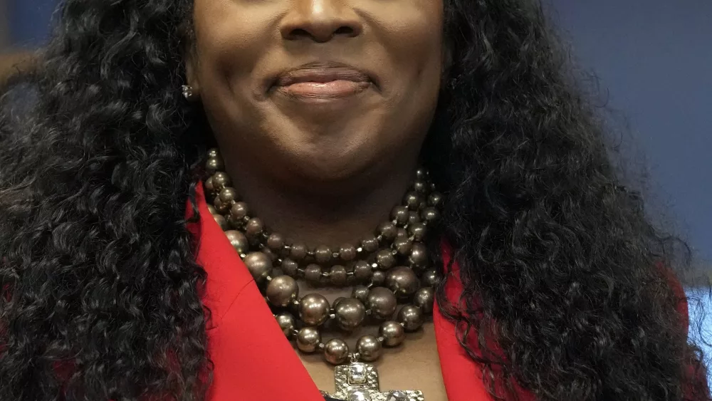 Raising Cane's Set To Open March 7; Hiring Process Underway WMAY 92