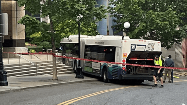 seattlepd_buscrash_062324543320