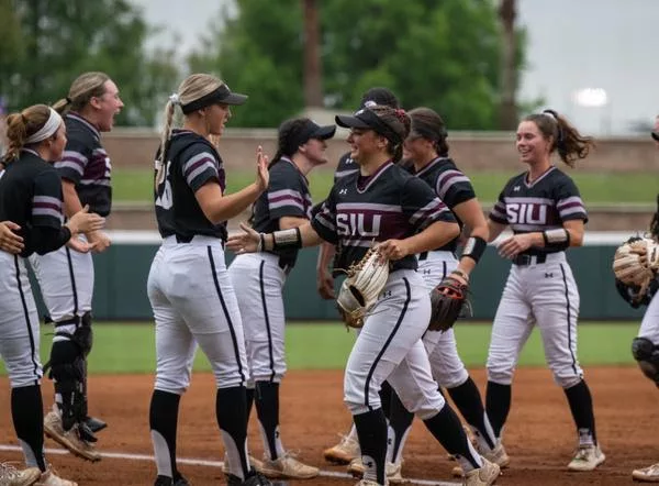 Saluki Softball take down Cal 5-4 in NCAA Regional opener